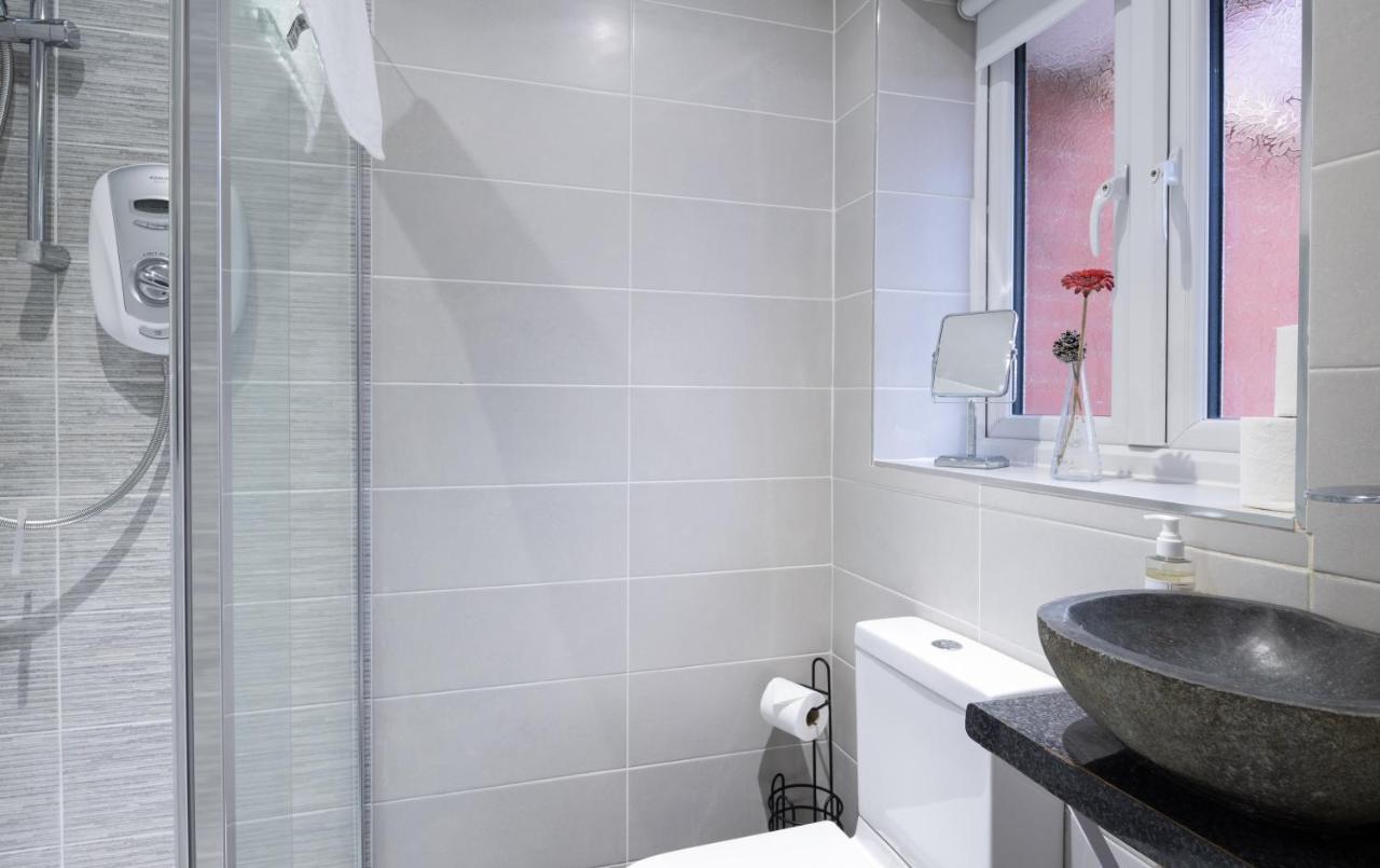 Vakantiehuis Beautiful House In South Cambridge, 14-min Drive To The Centre, Free Parking, No Sofabeds, Sleeps 6 *
