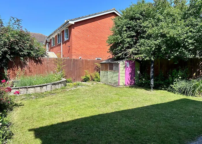 Beautiful House In South Cambridge, 14-Min Drive To The City Centre, Free Parking, No Sofabeds, Sleeps 6