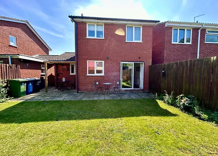 Beautiful House In South Cambridge, 14-Min Drive To The City Centre, Free Parking, No Sofabeds, Sleeps 6