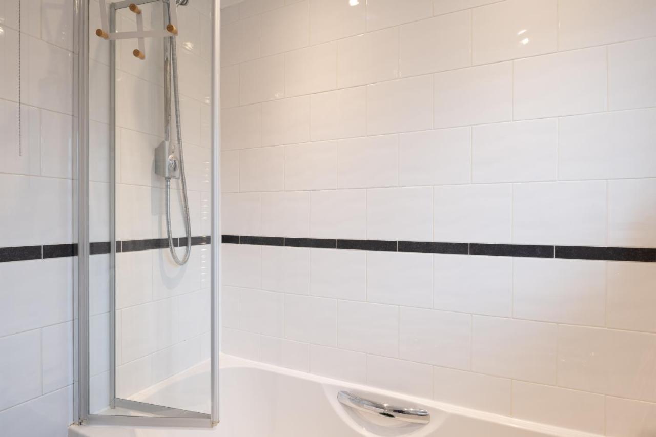 Holiday home Beautiful House In South Cambridge, 14-min Drive To The Centre, Free Parking, No Sofabeds, Sleeps 6