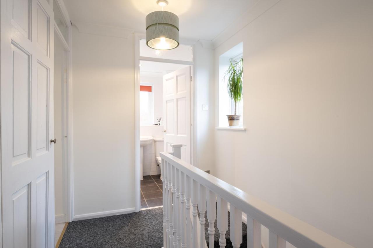 Beautiful House In South Cambridge, 14-min Drive To The Centre, Free Parking, No Sofabeds, Sleeps 6 Holiday home Cambridge (Cambridgeshire)