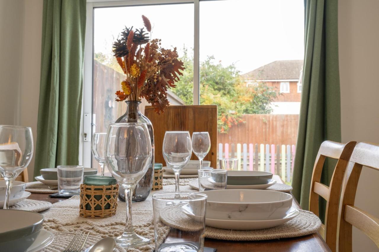 Beautiful House In South Cambridge, 14-min Drive To The Centre, Free Parking, No Sofabeds, Sleeps 6 Holiday home Cambridge (Cambridgeshire)